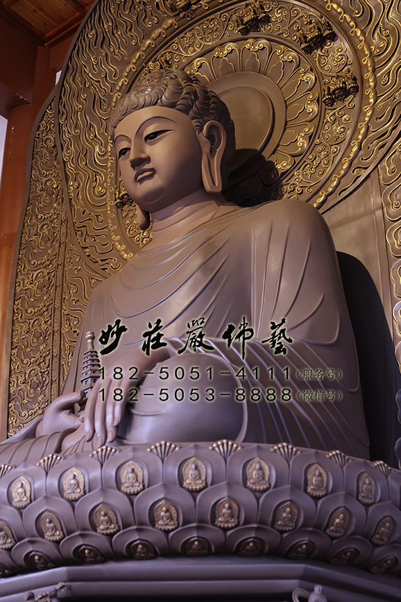 药师佛塑像侧面近照 药师佛右侧照