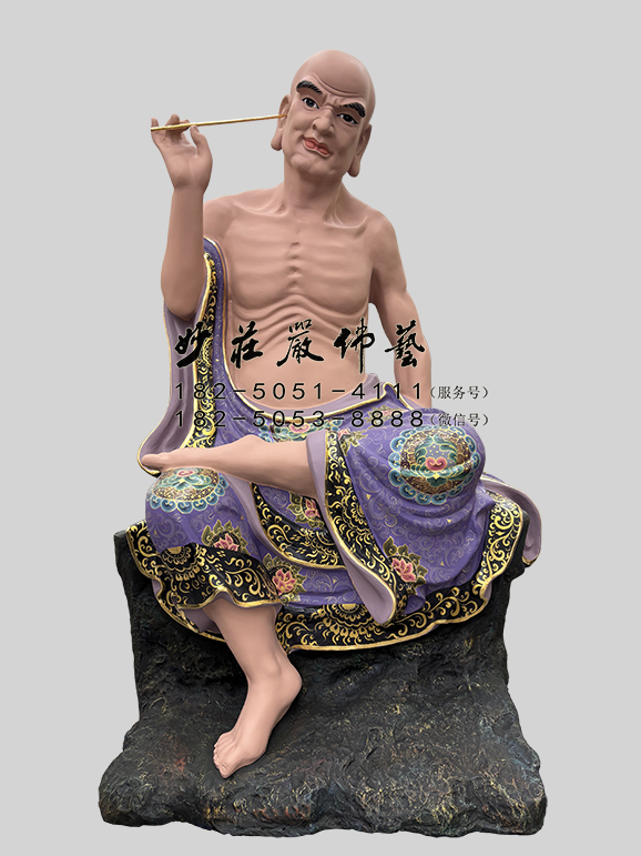 ‌那迦犀那尊者塑像