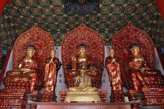 三宝佛贴金佛像