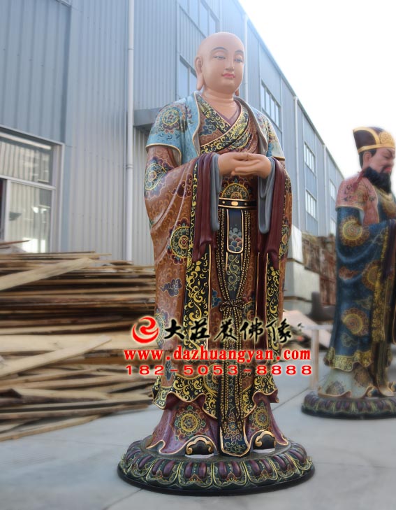 地藏王弟子之道明法师彩绘塑像侧面照